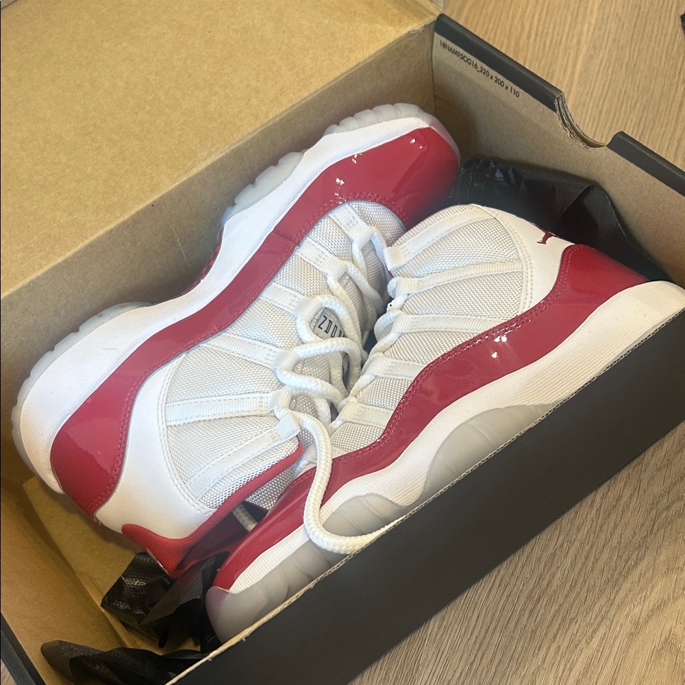 Jordan Kids Sneakers in Red and White